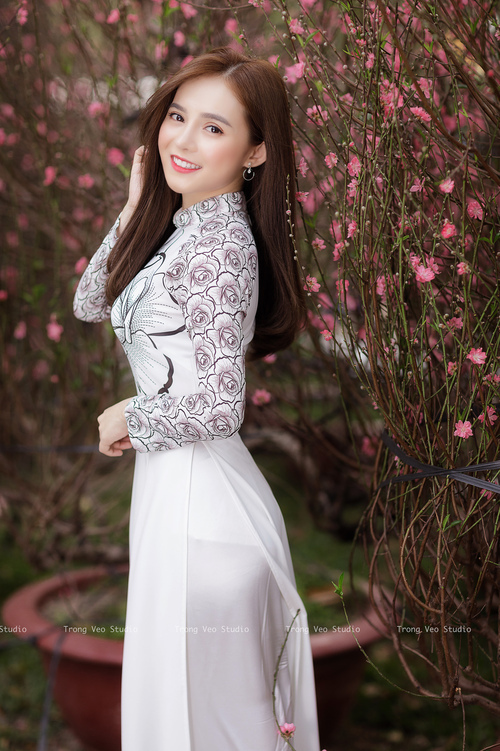 _夜光灯带运动会：白天不亮夜晚更精彩_，活动晚会灯光怎么打